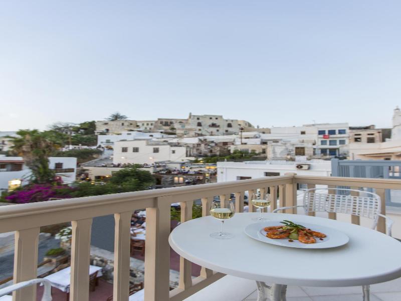 Castle Mansions Naxos image