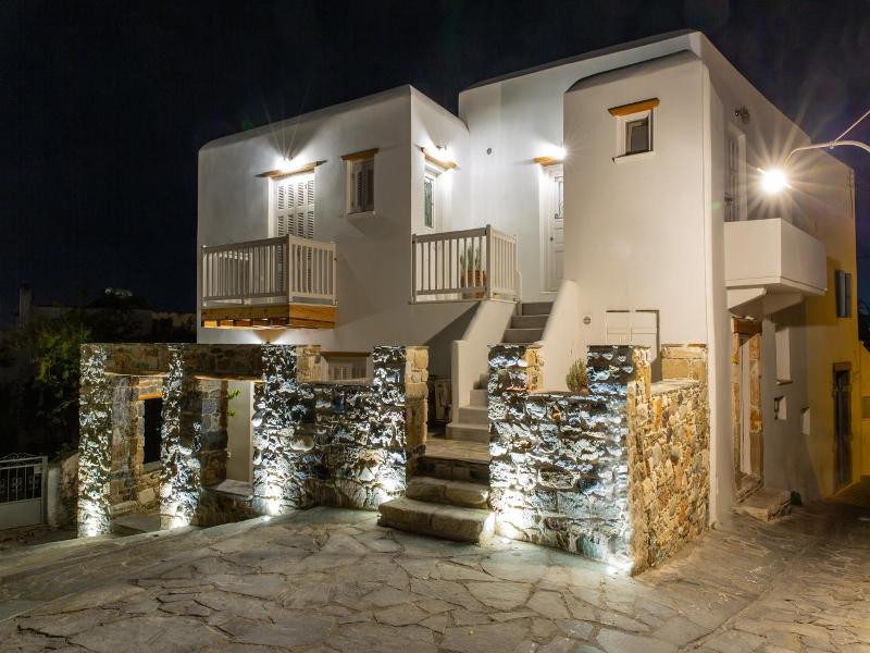 Castle Mansions Naxos image