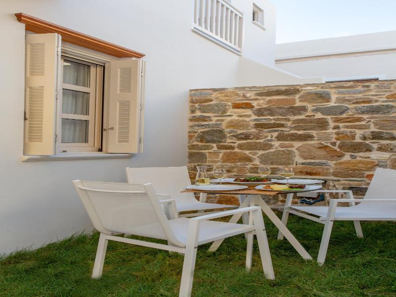 Castle Mansions Naxos image