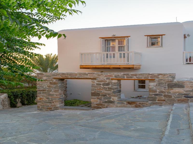 Castle Mansions Naxos image