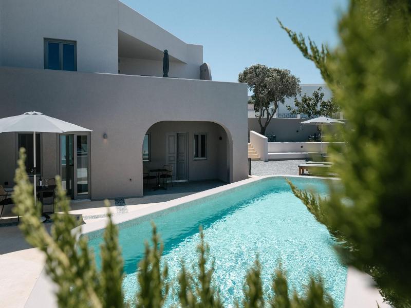 Elements Cozy Suites, Pirgos