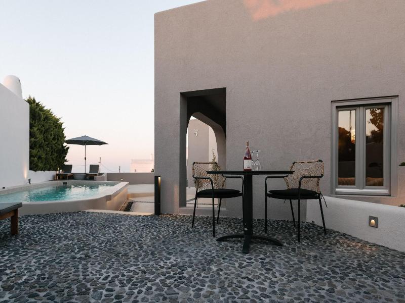 Elements Cozy Suites