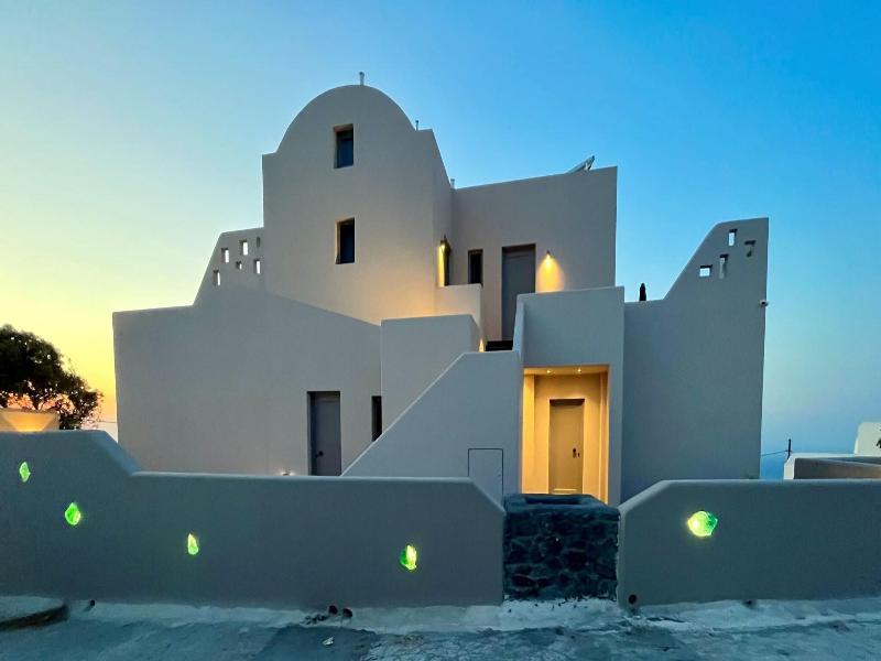 Elements Cozy Suites