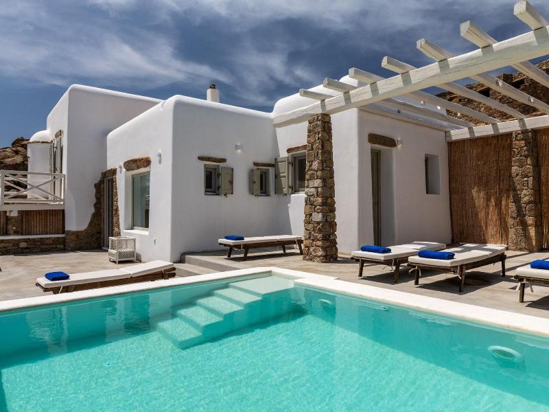 Mykonos Divino