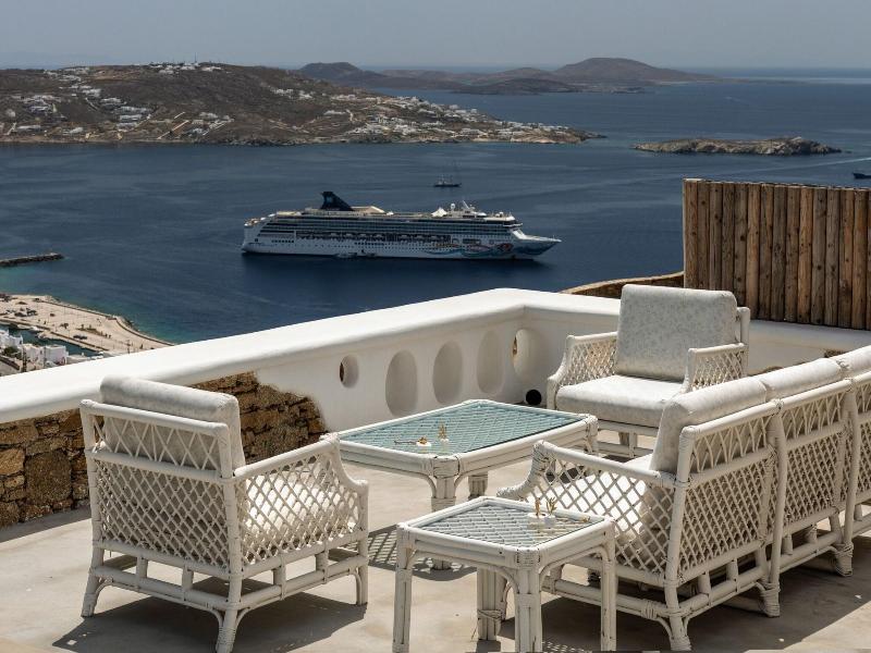 Mykonos Divino