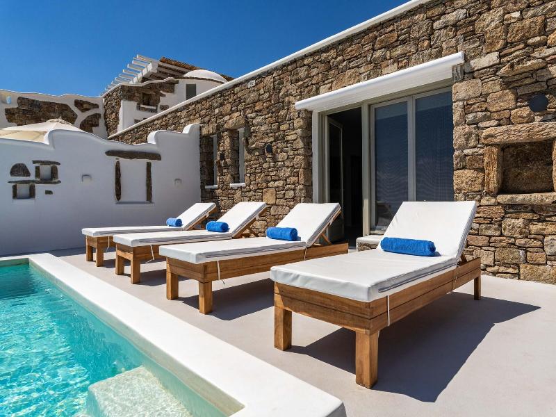 Mykonos Divino
