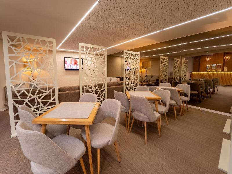 Adelaide Hotel image