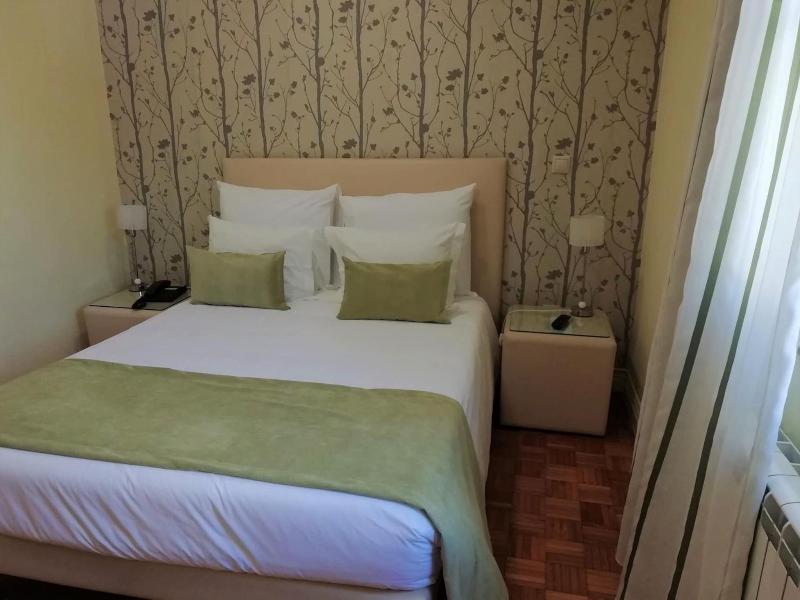 Adelaide Hotel image
