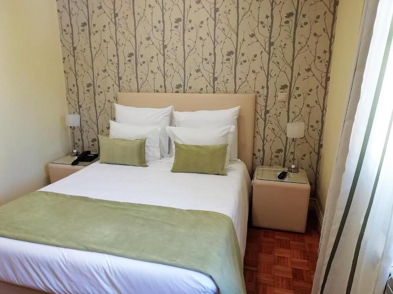 Adelaide Hotel image