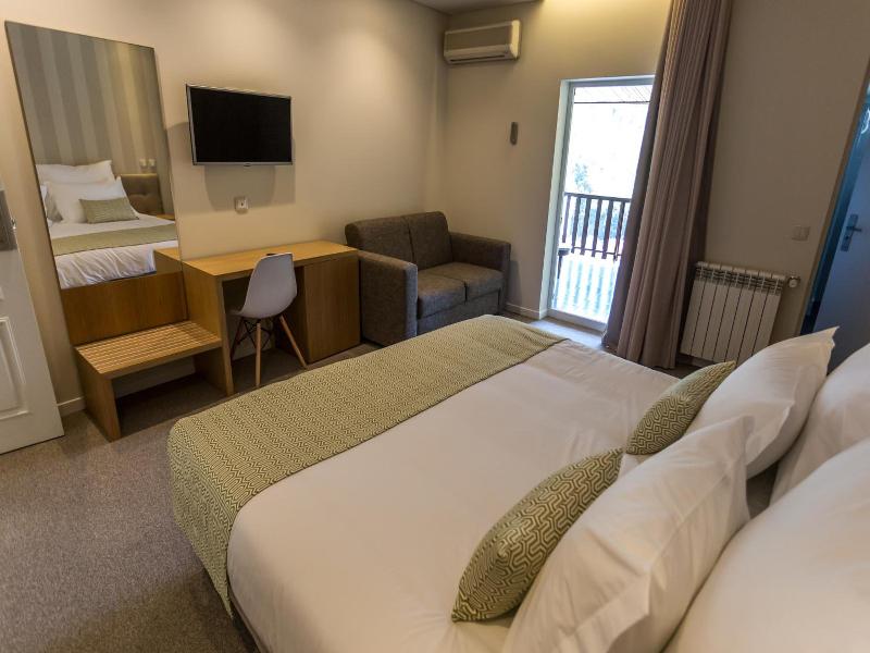 Adelaide Hotel image
