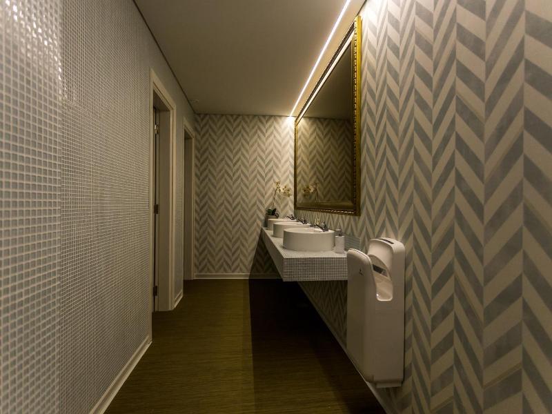 Adelaide Hotel image