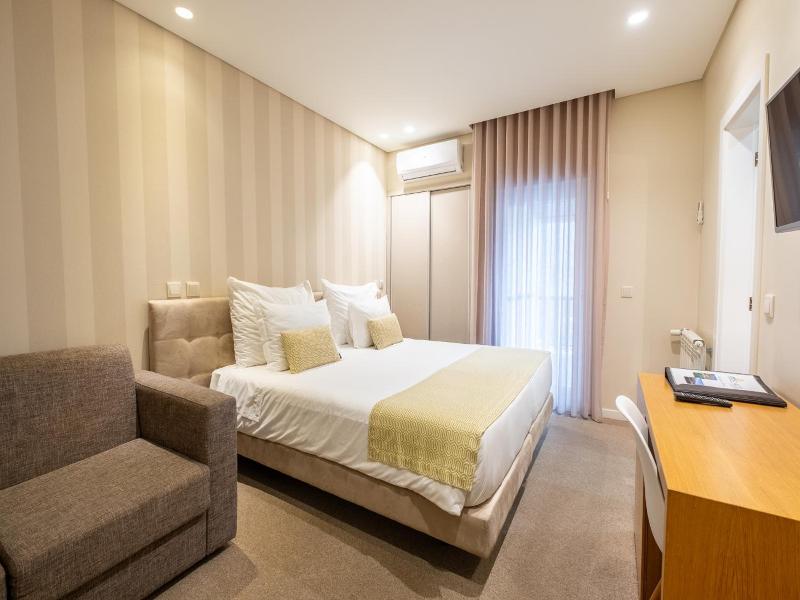Adelaide Hotel image