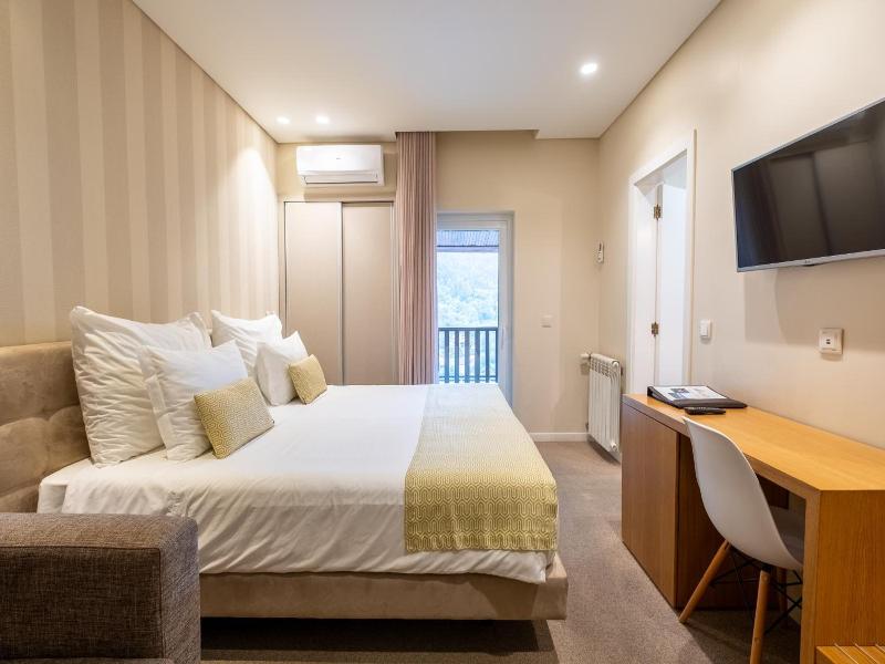 Adelaide Hotel image