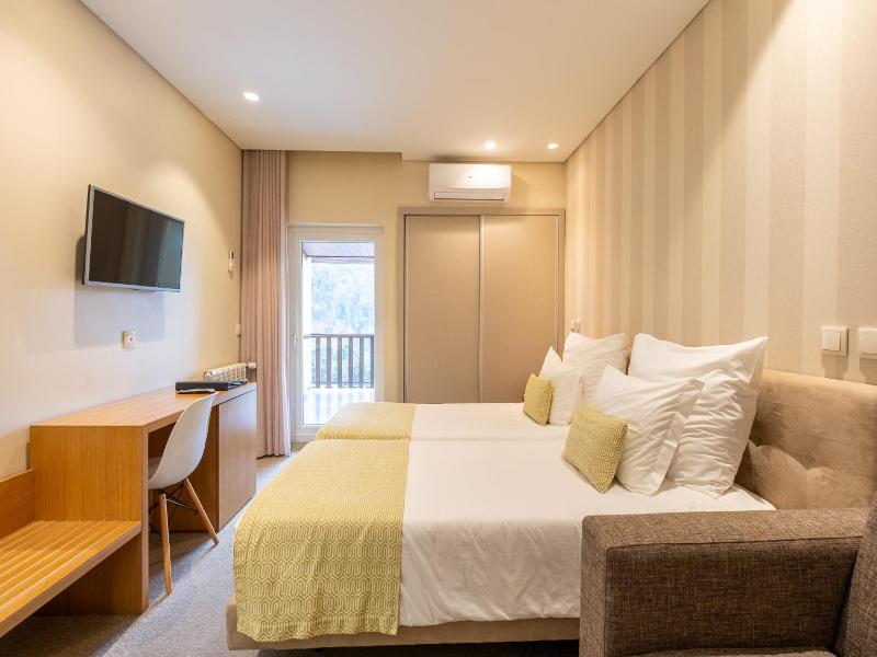 Adelaide Hotel image