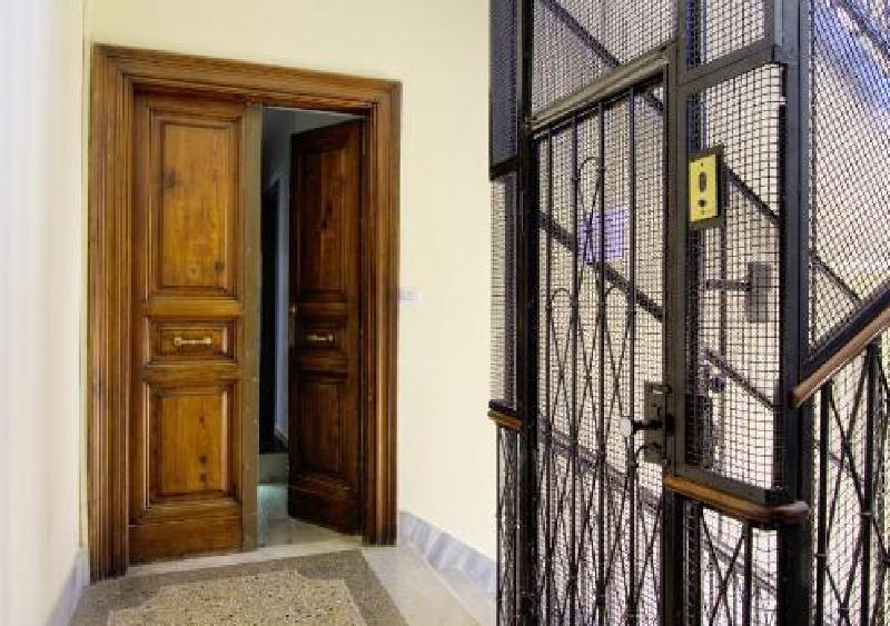 Floor 6 by DOT Suites