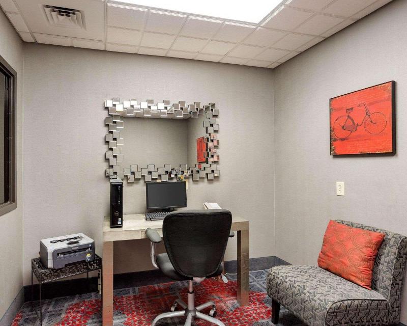 Comfort Suites Southaven - Memphis South image