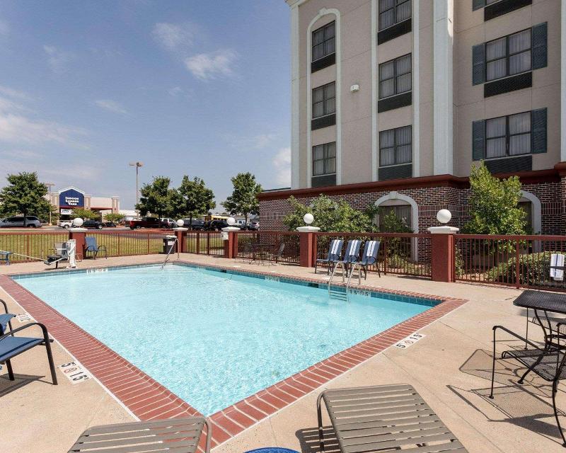 Comfort Suites Southaven - Memphis South image
