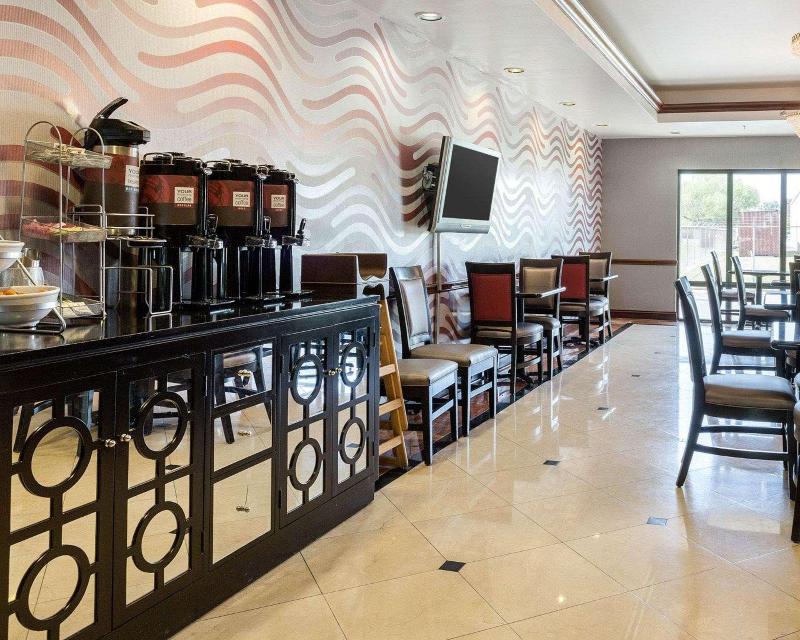 Comfort Suites Southaven - Memphis South image