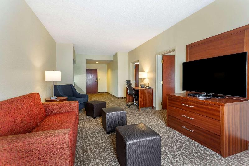 Comfort Suites Southaven - Memphis South image