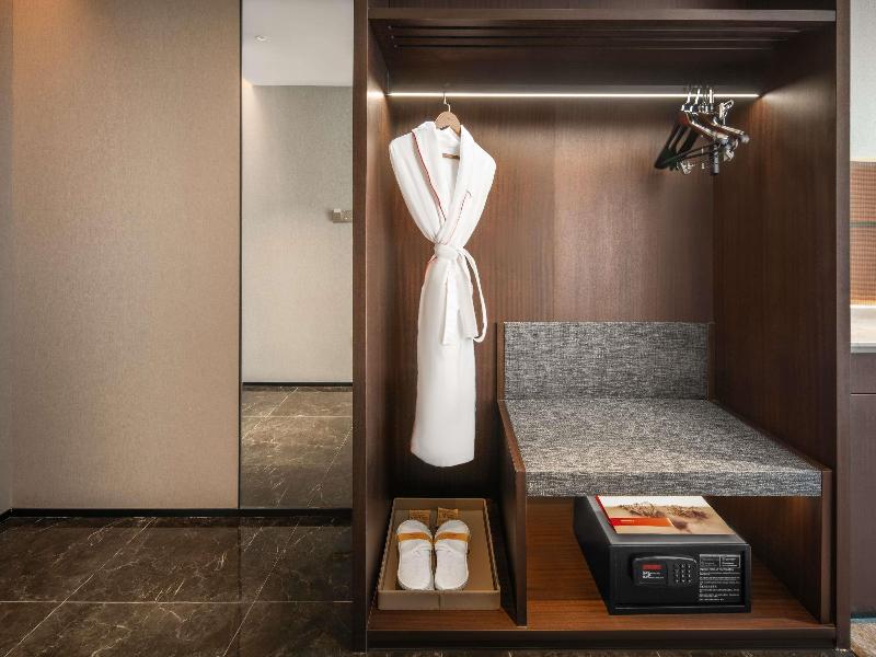 Mövenpick By Accor Kuanzhai Alley Chengdu image