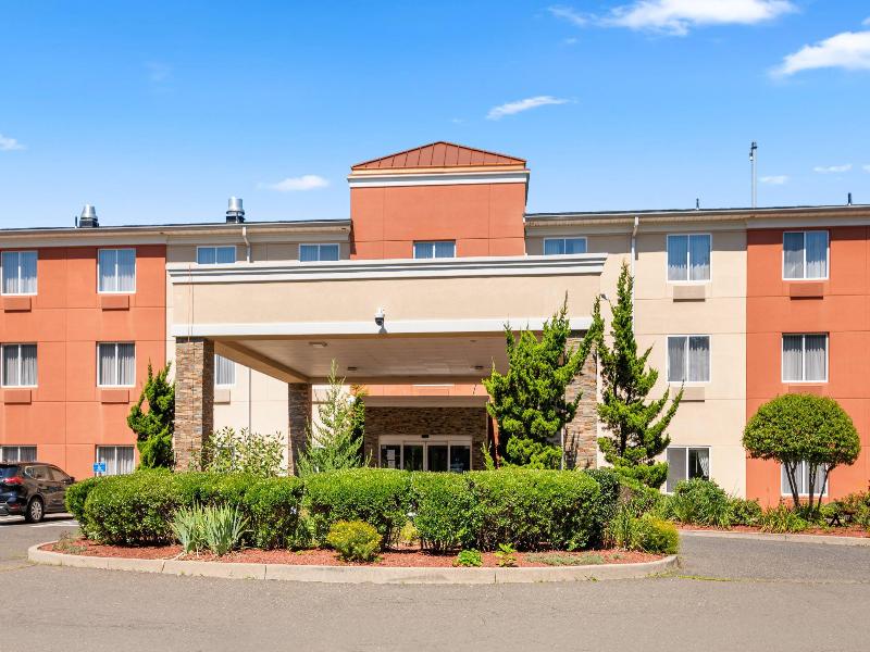 Quality Suites Stratford image