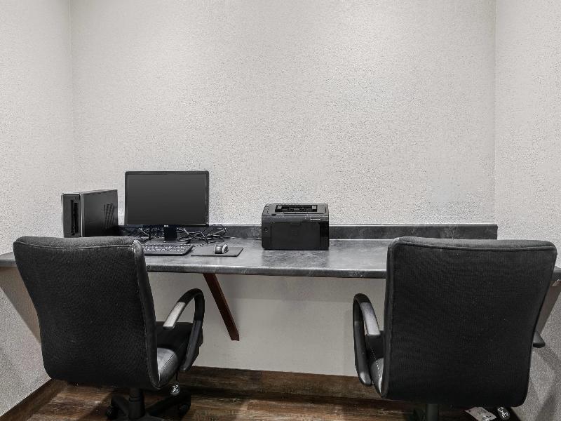 Quality Suites Stratford image