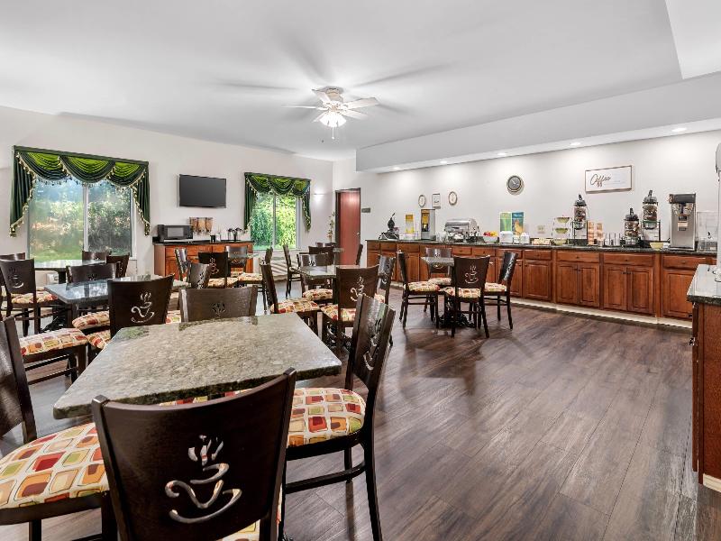 Quality Suites Stratford image