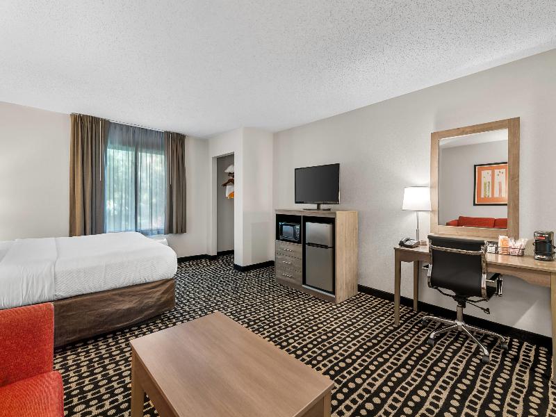 Quality Suites Stratford image