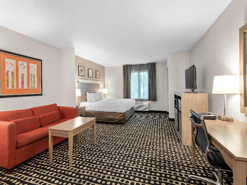 Quality Suites Stratford image