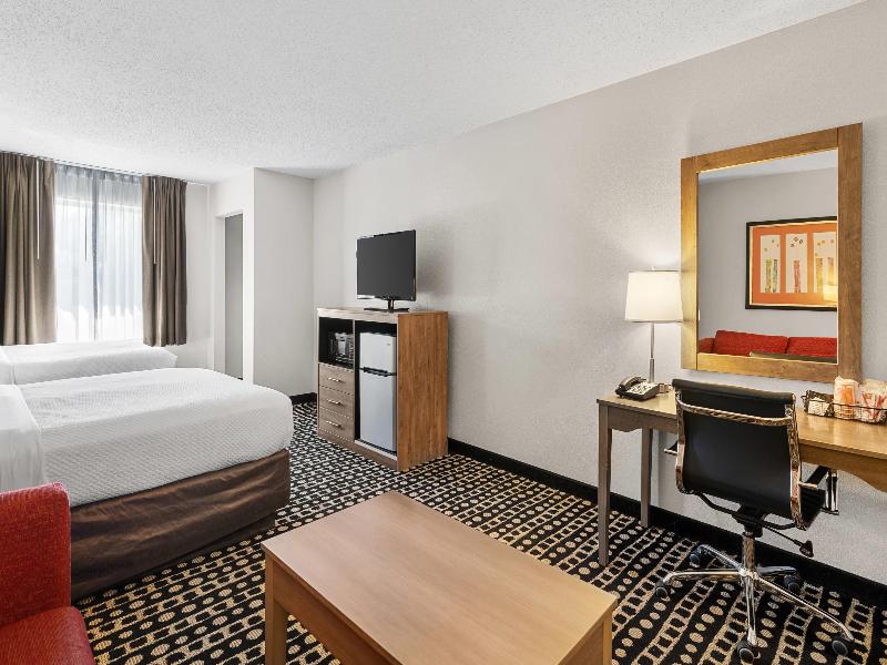 Quality Suites Stratford image