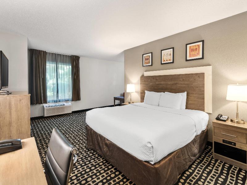 Quality Suites Stratford image