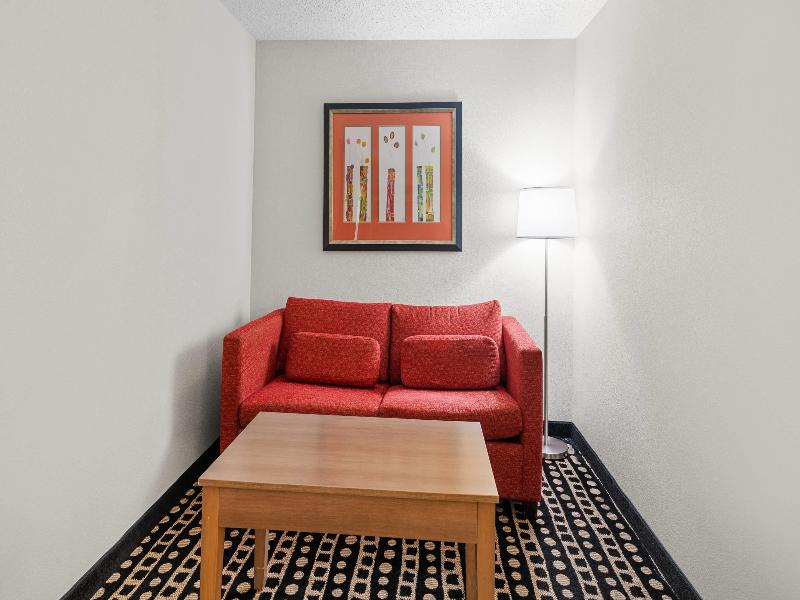 Quality Suites Stratford image