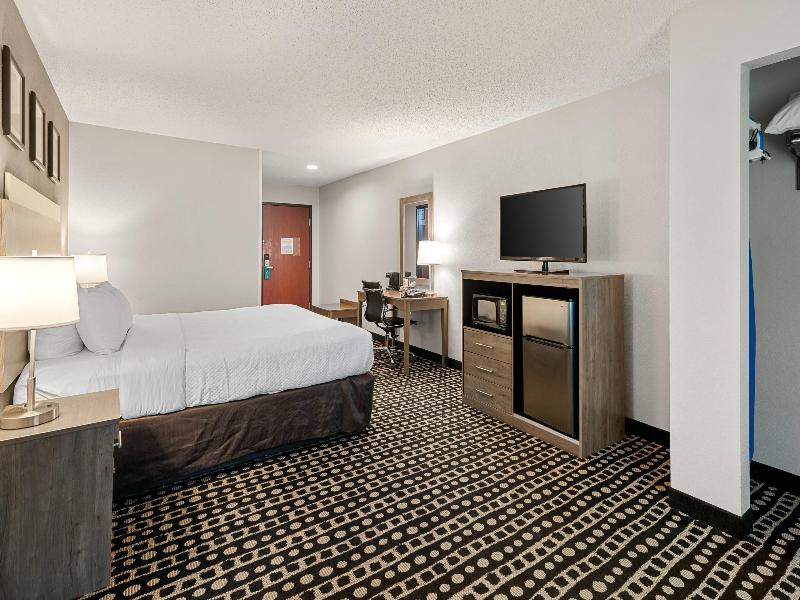 Quality Suites Stratford image