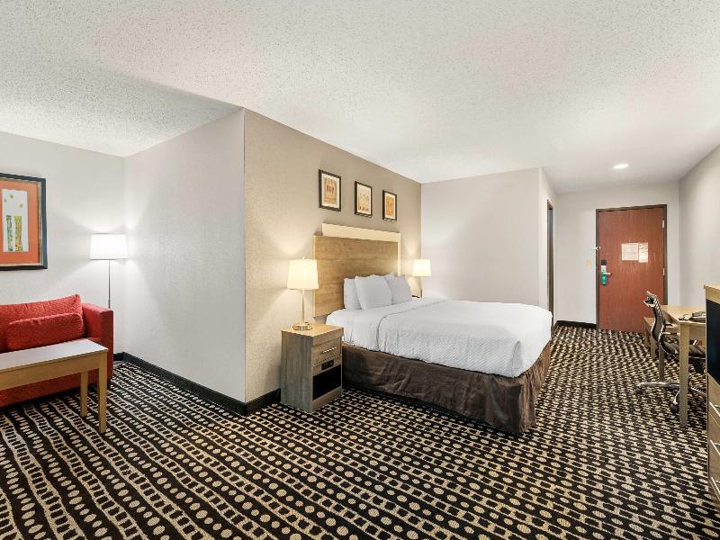 Quality Suites Stratford image