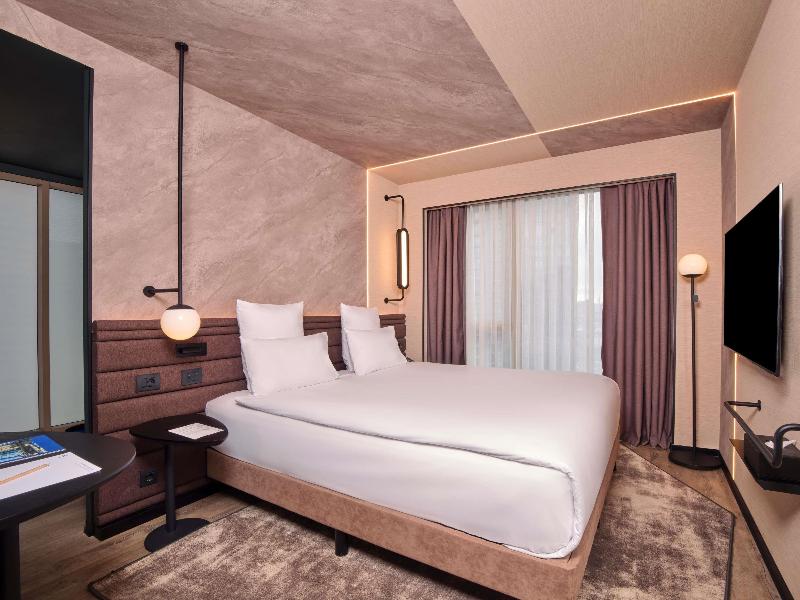 Novotel Istanbul Bomonti image
