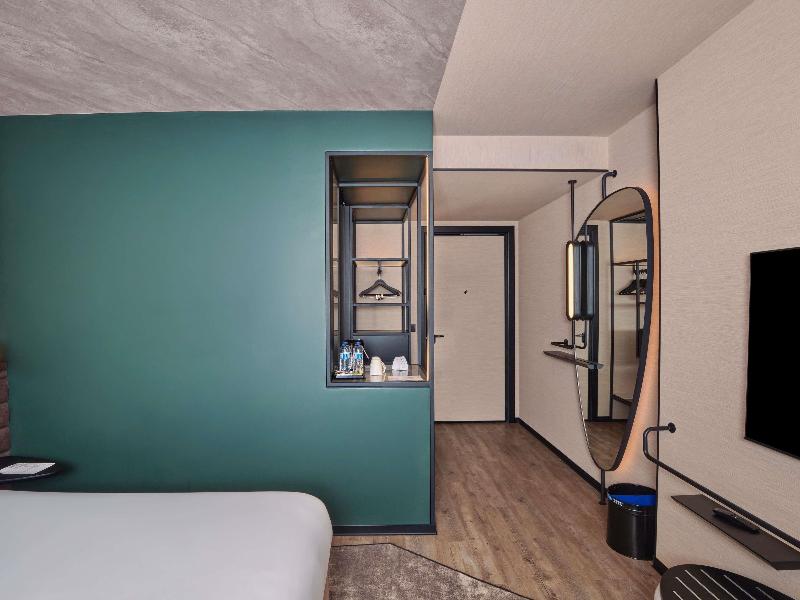 Novotel Istanbul Bomonti image