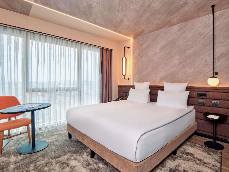 Novotel Istanbul Bomonti image