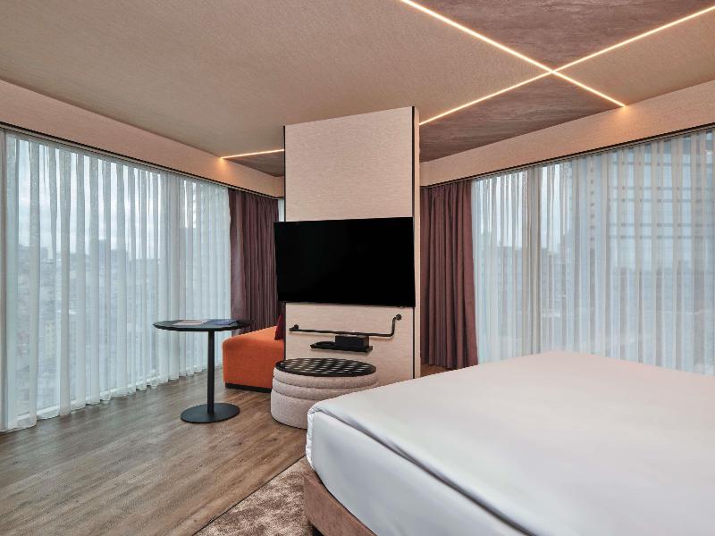 Novotel Istanbul Bomonti image