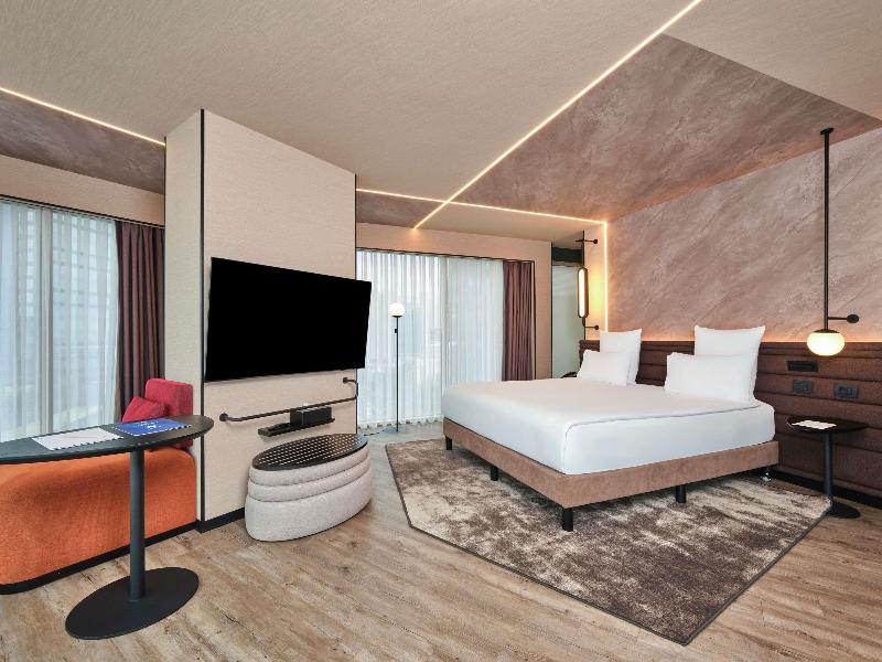 Novotel Istanbul Bomonti image