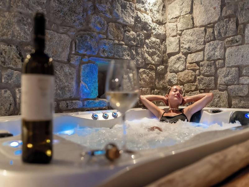 Naxian Serenity Suites image