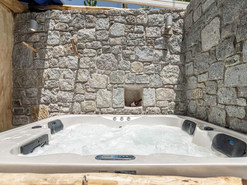 Naxian Serenity Suites image
