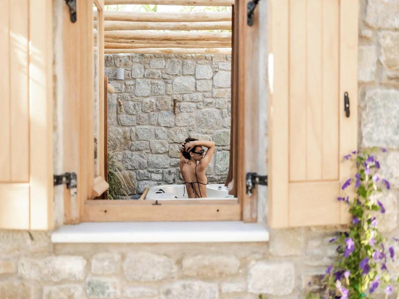 Naxian Serenity Suites image