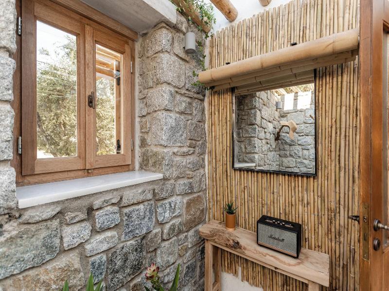 Naxian Serenity Suites image