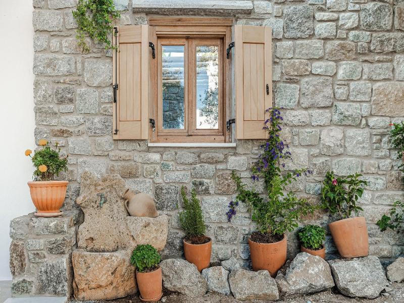 Naxian Serenity Suites image