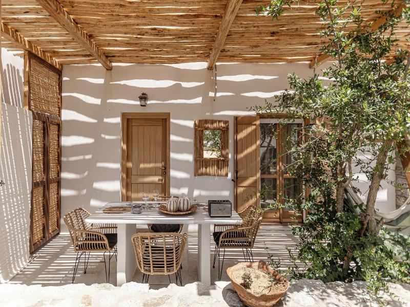 Naxian Serenity Suites image
