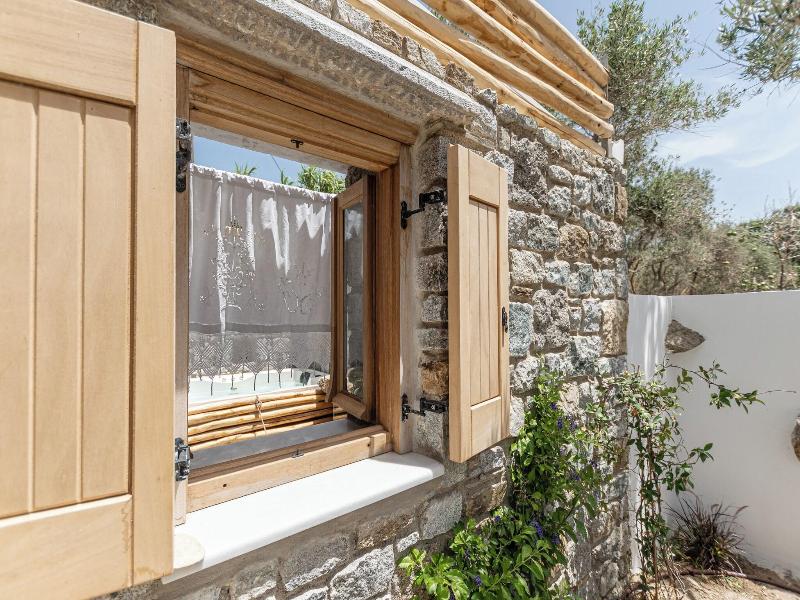 Naxian Serenity Suites image
