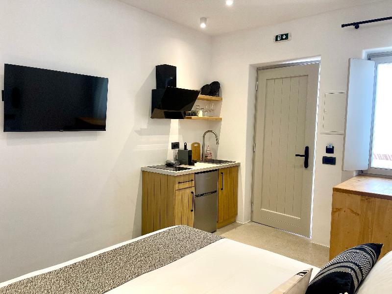 Mykonos Dot Suites image