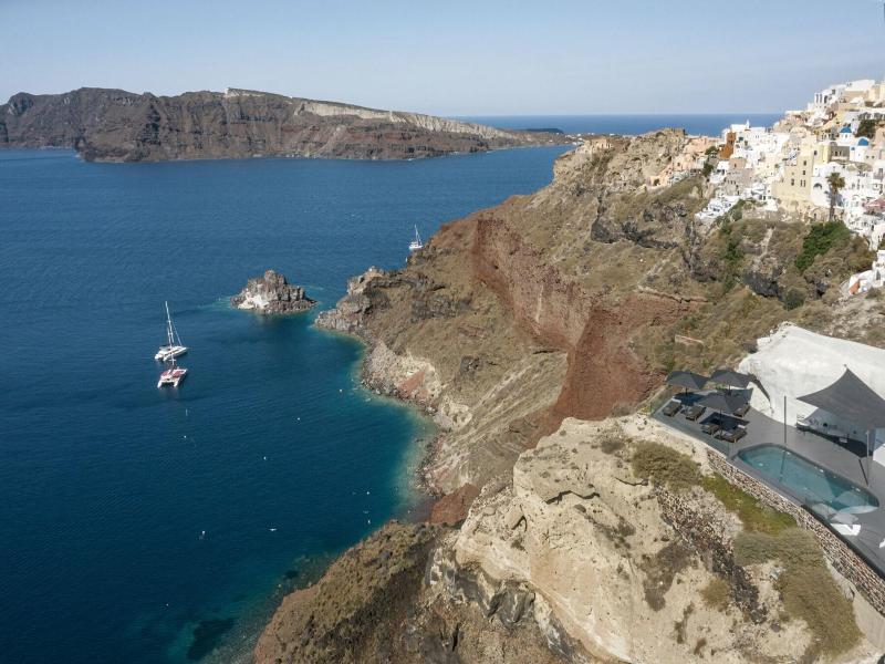 Pearl Of Caldera Oia Boutique Hotel image