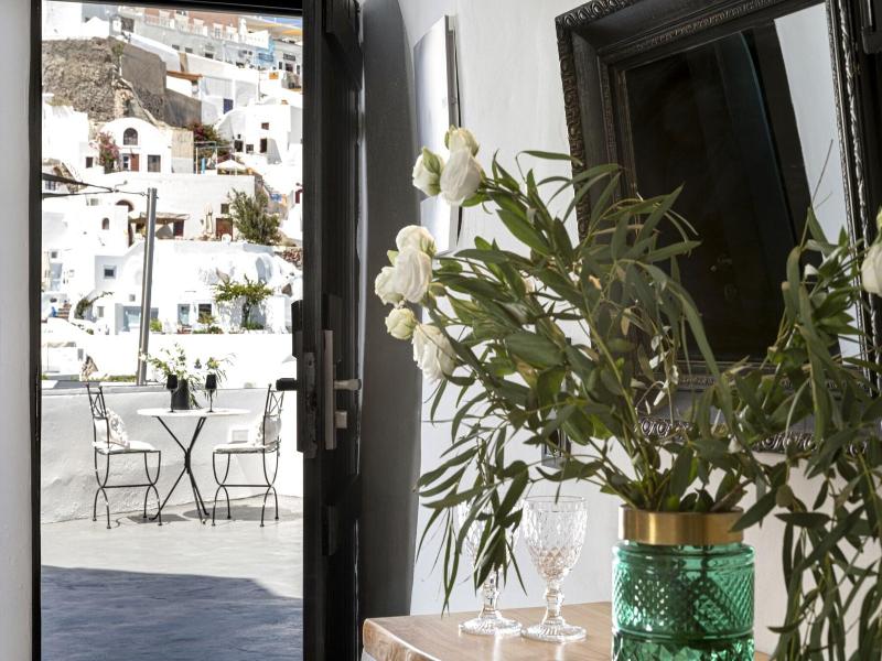 Pearl Of Caldera Oia Boutique Hotel image