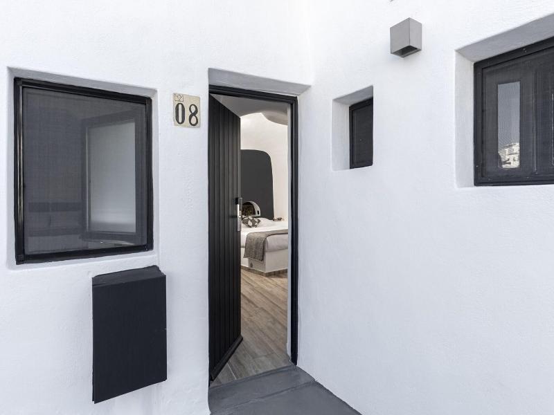 Pearl Of Caldera Oia Boutique Hotel image